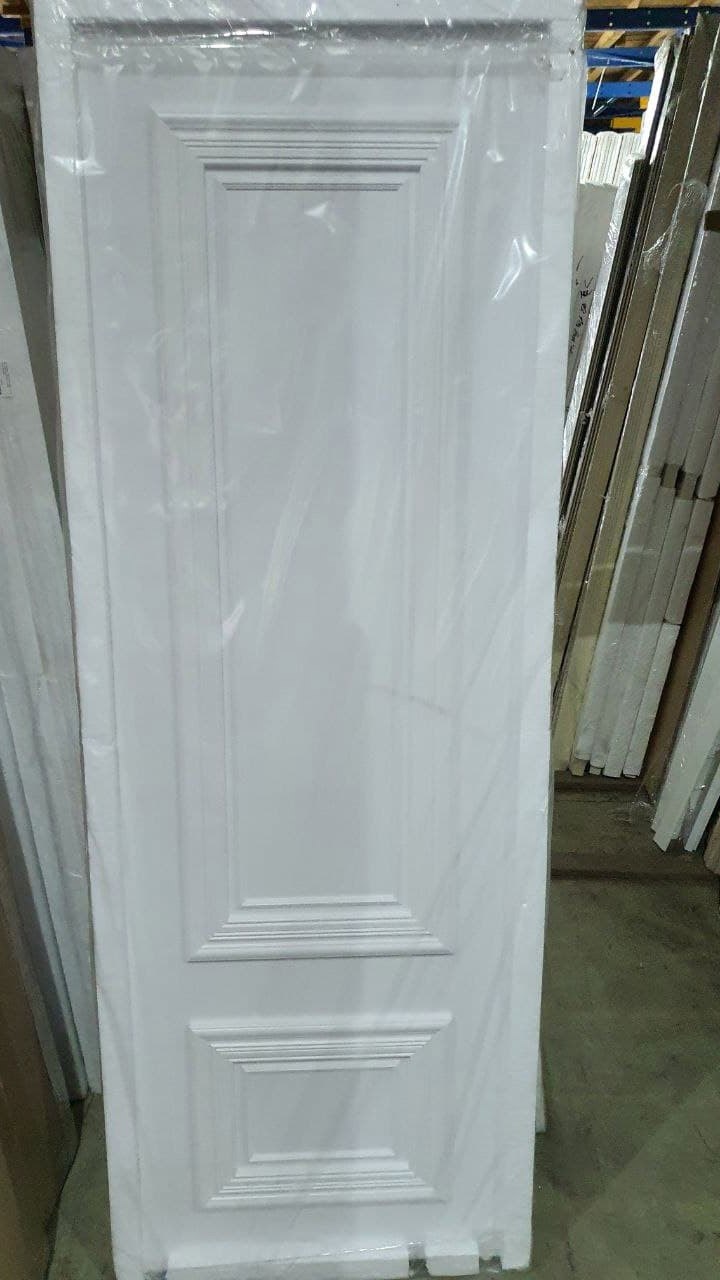 Белая эмалированная дверь с багетом
