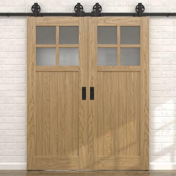 Межкомнатная амбарная дверь в стиле Лофт, механизм на направляющих из стали, RL004 (натуральный шпон дуба, остекленная)