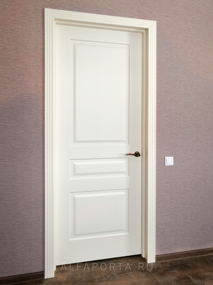 Белая эмалированная каркасная дверь