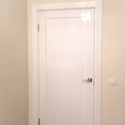 Установка глянцевых дверей Profil Doors