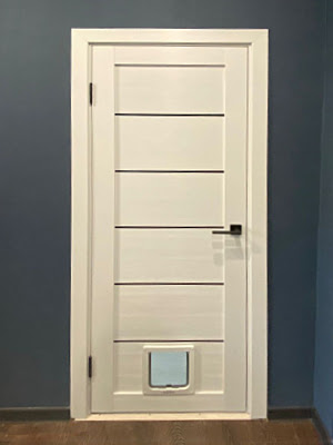 Межкомнатная дверь с дверцей для кошек